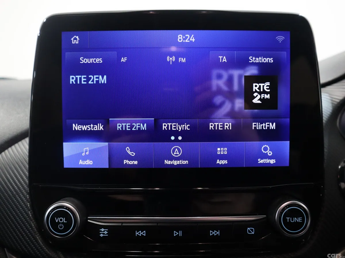 Ford Puma MPV, Petrol Hybrid, 2023, White