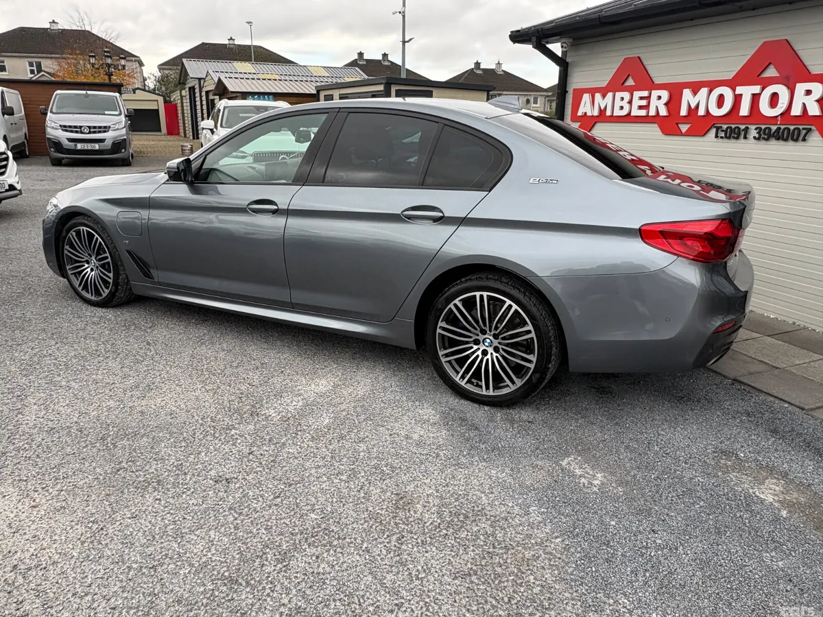 BMW 5-Series Saloon, Petrol Plug-in Hybrid, 2021, Grey