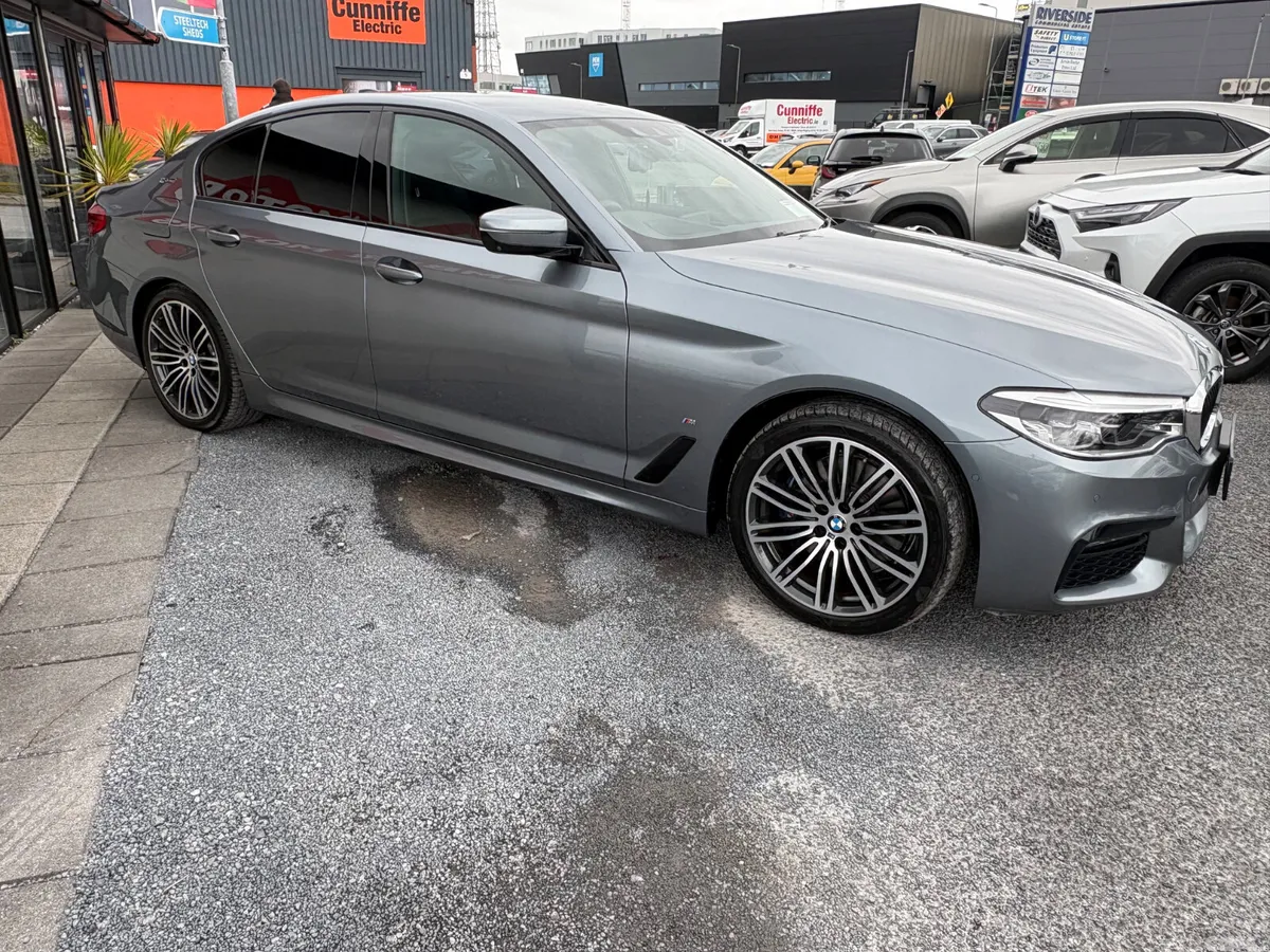 BMW 5-Series Saloon, Petrol Plug-in Hybrid, 2021, Grey