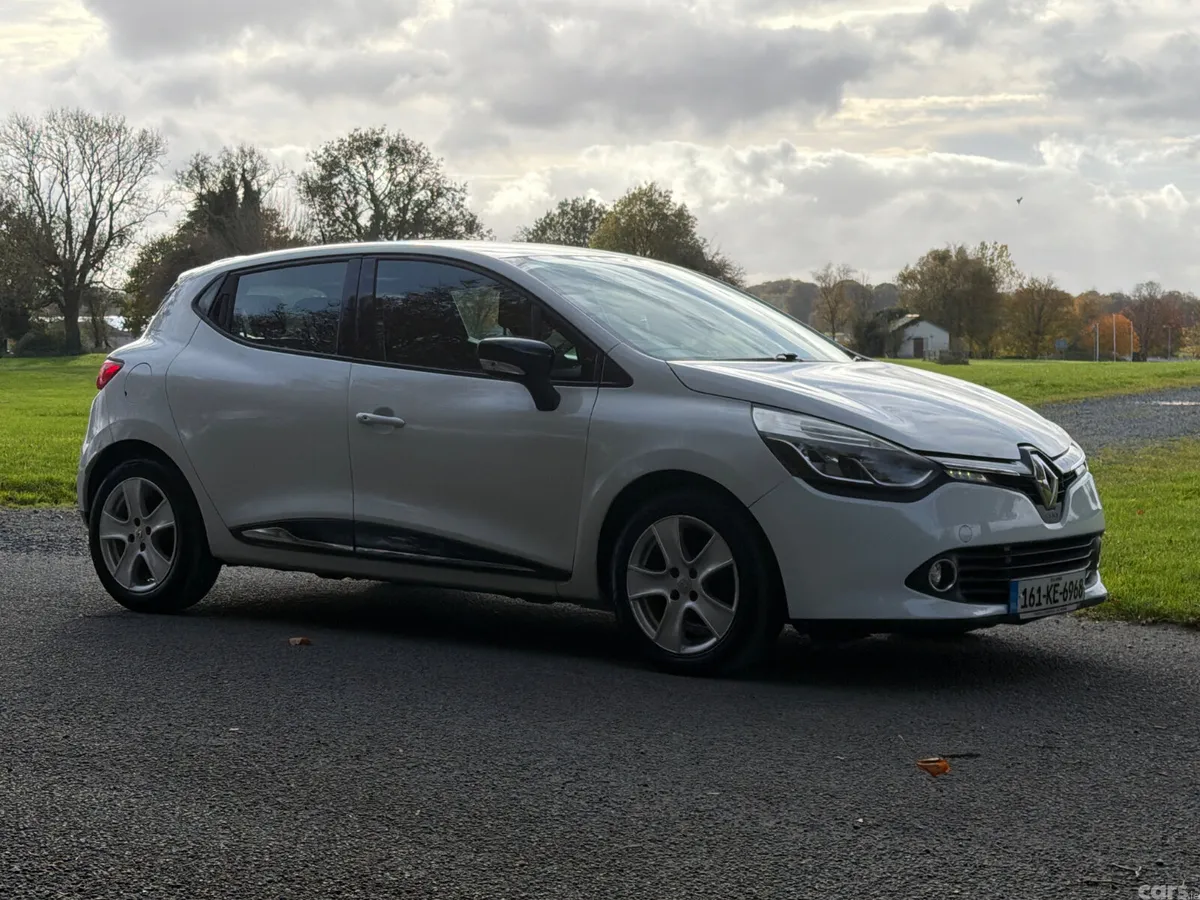 Renault Clio Hatchback, Petrol, 2016, White
