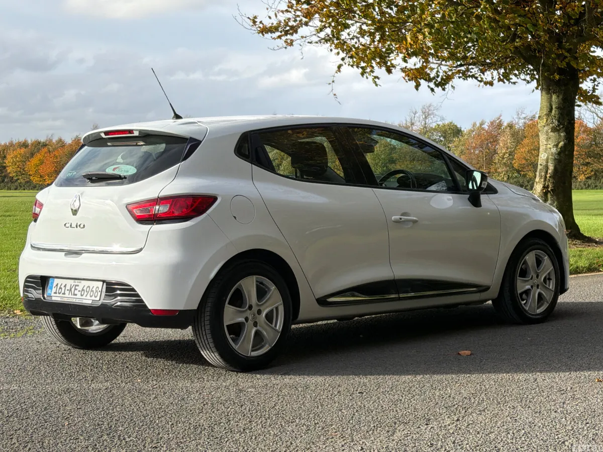 Renault Clio Hatchback, Petrol, 2016, White