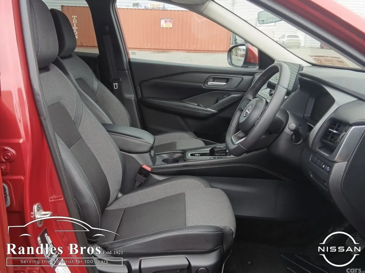 Nissan Qashqai MPV, Petrol Hybrid, 2026, Red