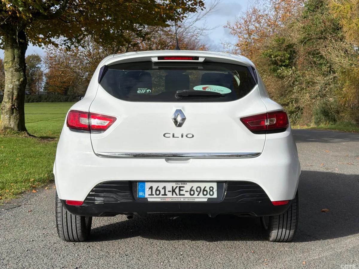 Renault Clio Hatchback, Petrol, 2016, White