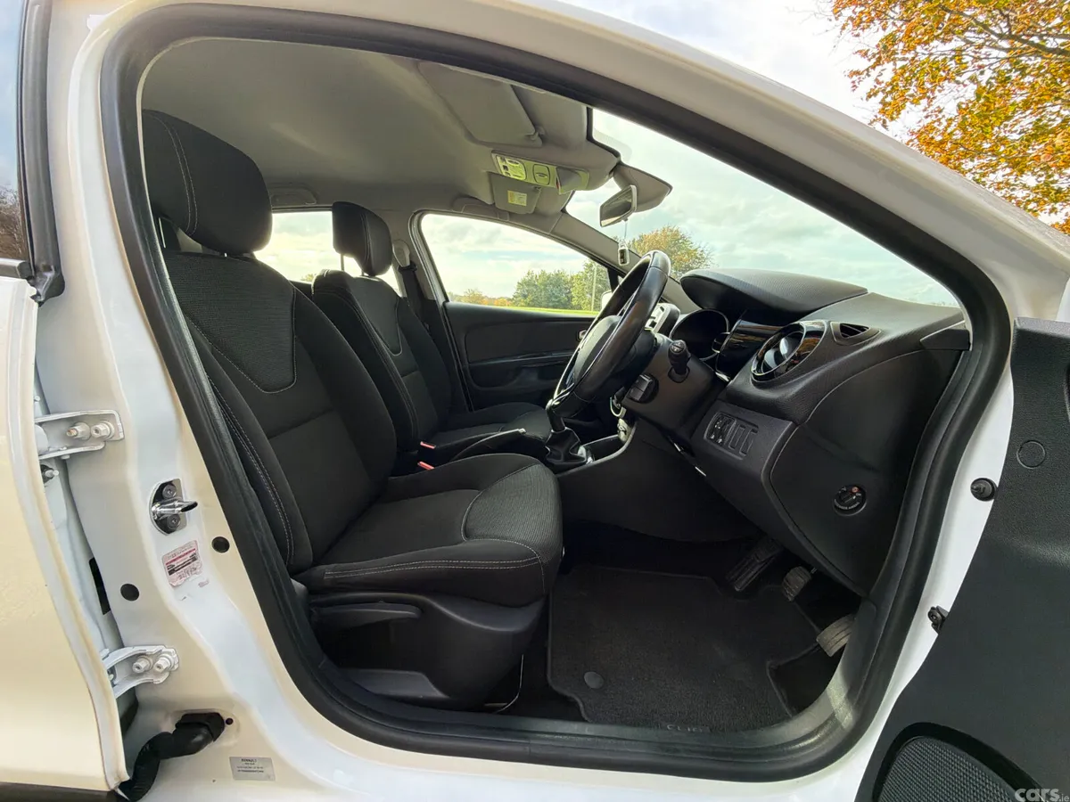 Renault Clio Hatchback, Petrol, 2016, White