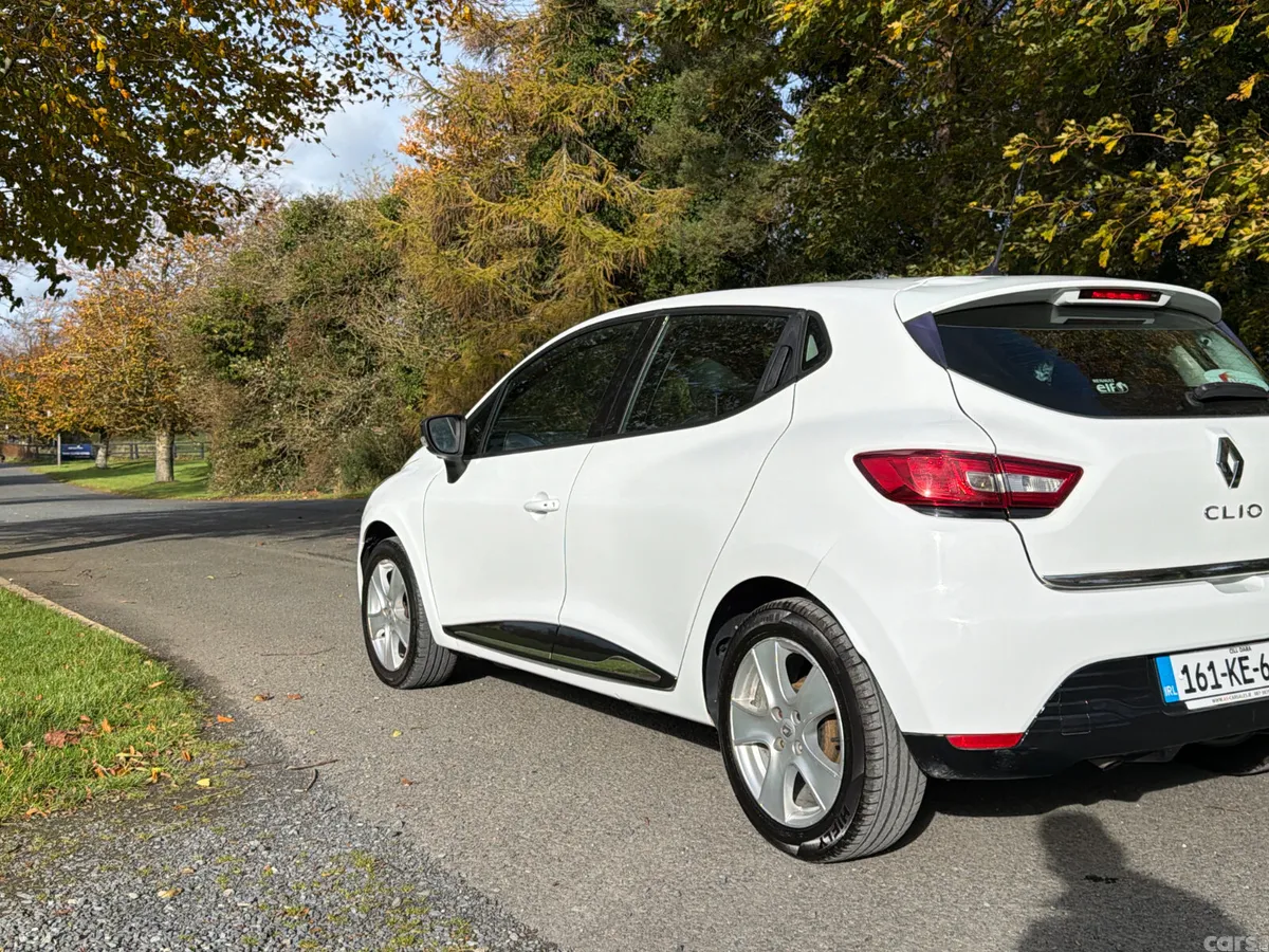 Renault Clio Hatchback, Petrol, 2016, White