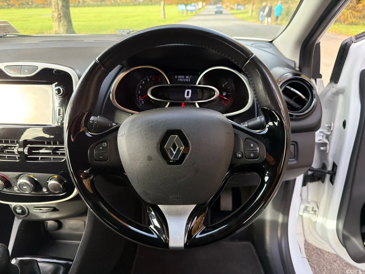 Renault Clio Hatchback, Petrol, 2016, White