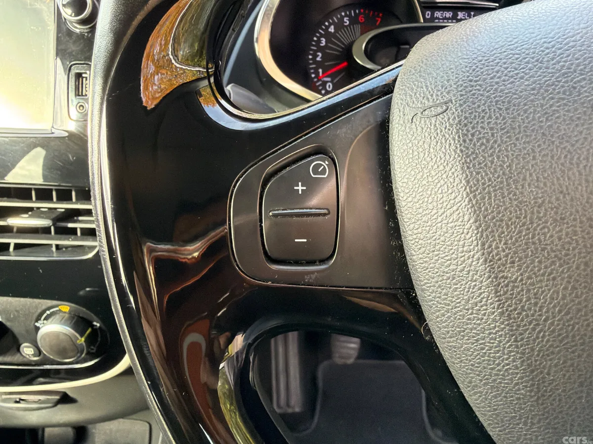 Renault Clio Hatchback, Petrol, 2016, White
