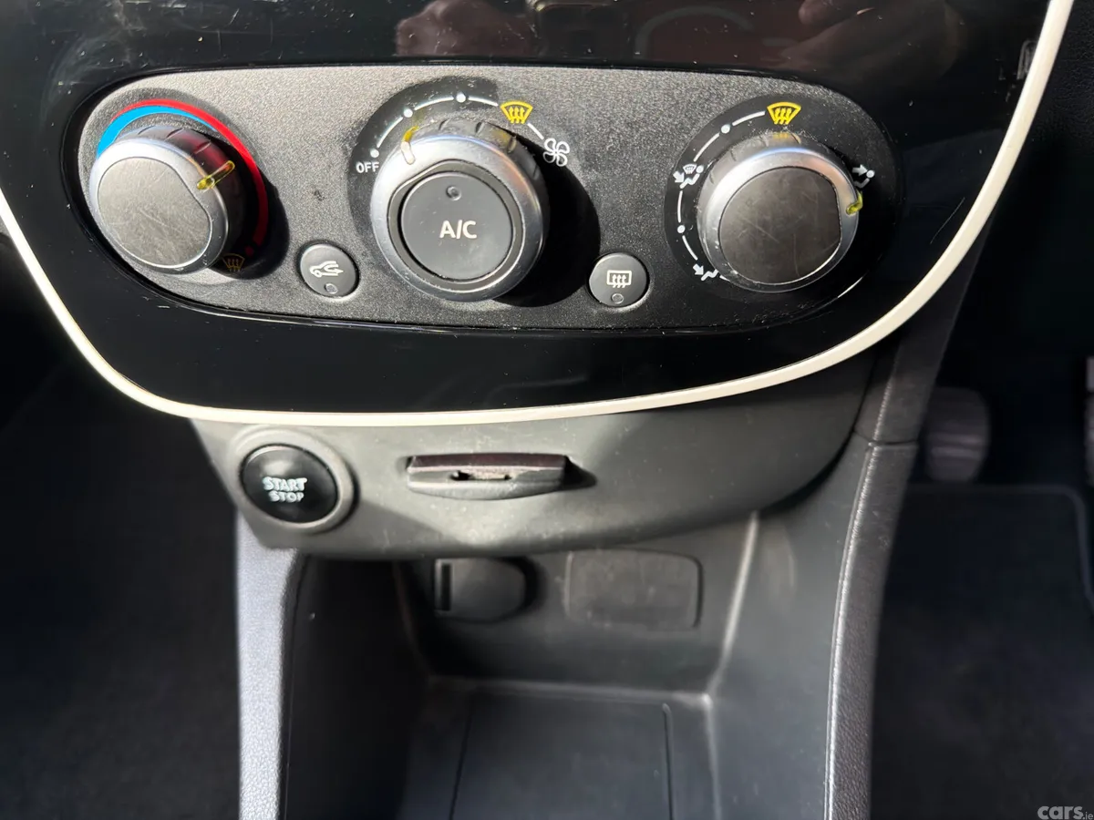 Renault Clio Hatchback, Petrol, 2016, White