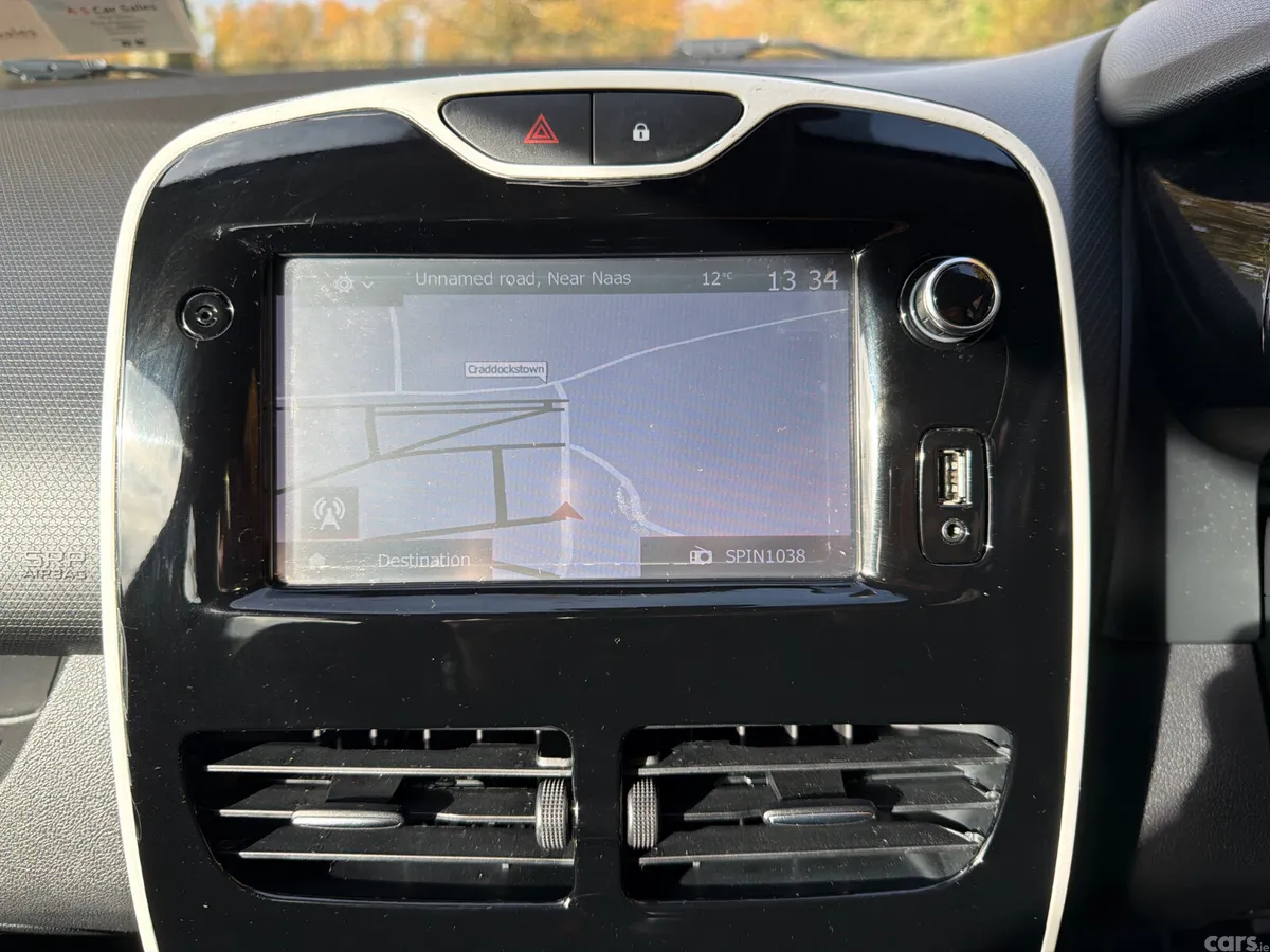 Renault Clio Hatchback, Petrol, 2016, White