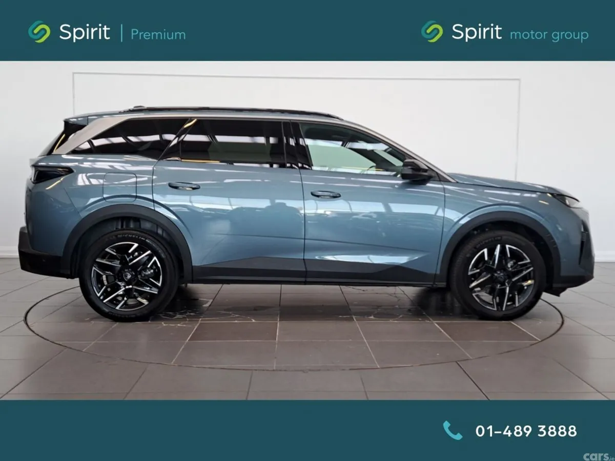 Peugeot 5008 MPV, Petrol Hybrid, 2026, Blue