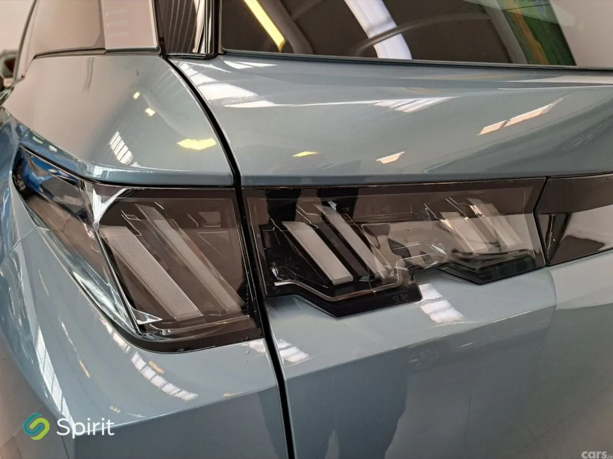 Peugeot 5008 MPV, Petrol Hybrid, 2026, Blue