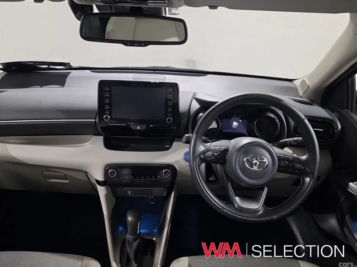 Toyota Yaris Hatchback, Petrol Hybrid, 2023, Red