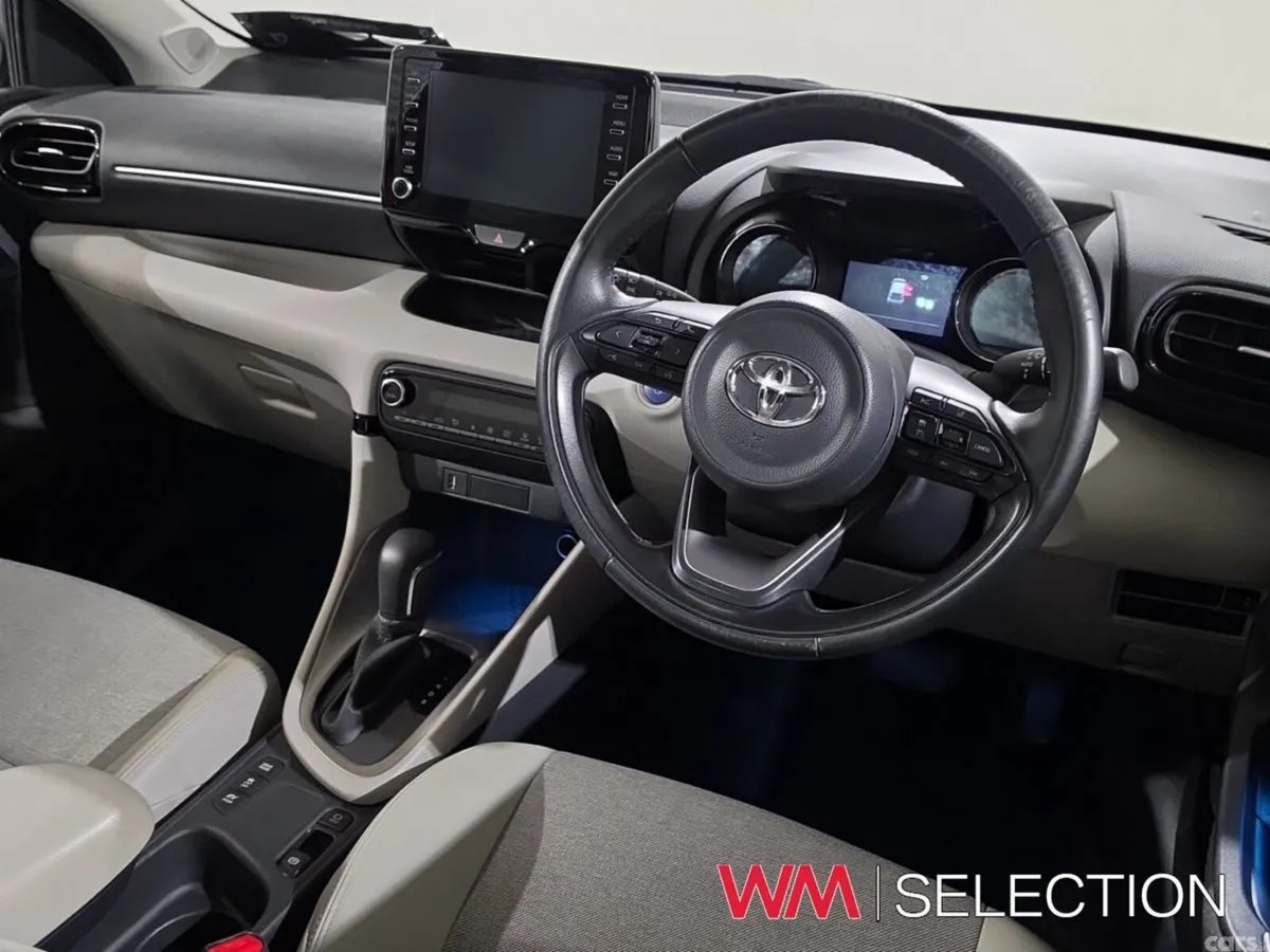 Toyota Yaris Hatchback, Petrol Hybrid, 2023, Red
