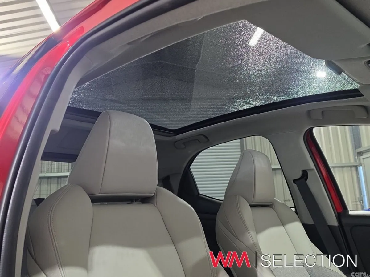 Toyota Yaris Hatchback, Petrol Hybrid, 2023, Red