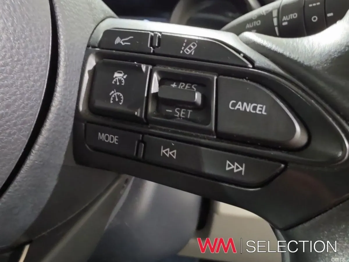Toyota Yaris Hatchback, Petrol Hybrid, 2023, Red