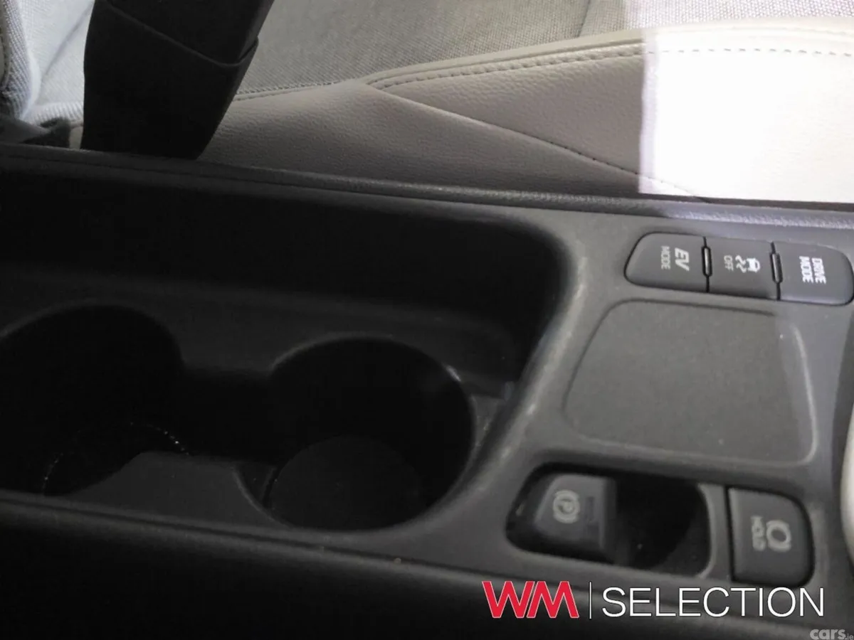 Toyota Yaris Hatchback, Petrol Hybrid, 2023, Red