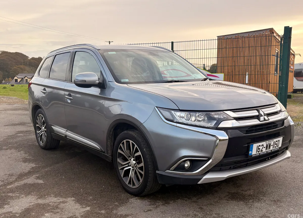 Mitsubishi Outlander SUV, Diesel, 2016, Grey