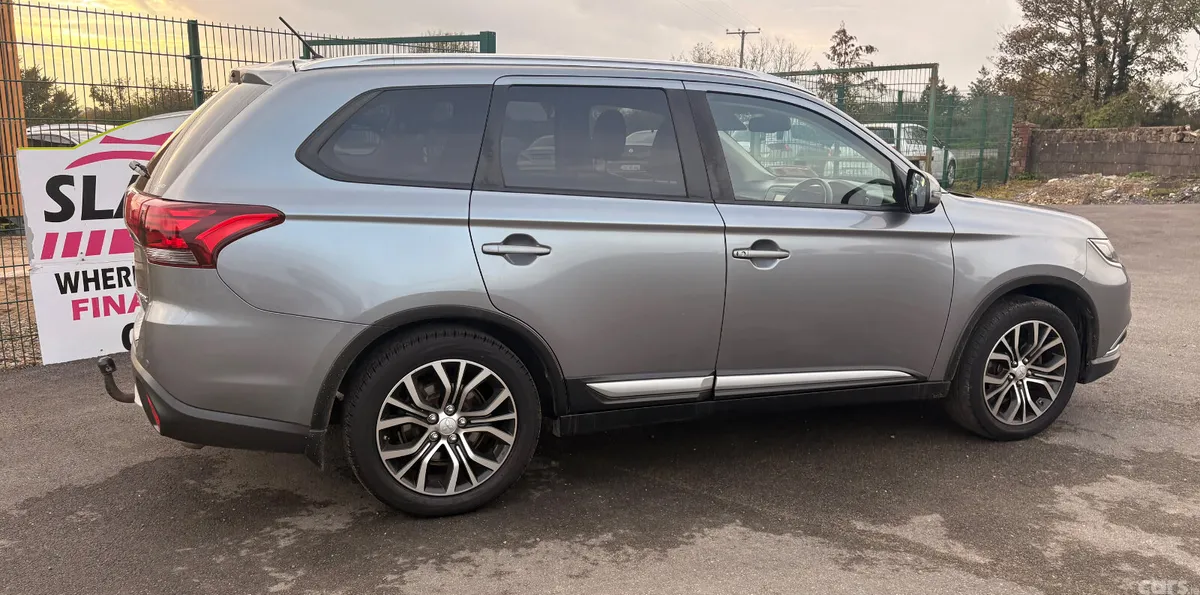 Mitsubishi Outlander SUV, Diesel, 2016, Grey