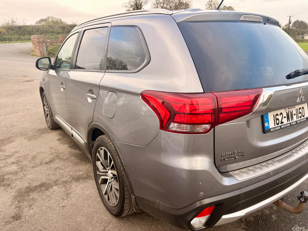 Mitsubishi Outlander SUV, Diesel, 2016, Grey