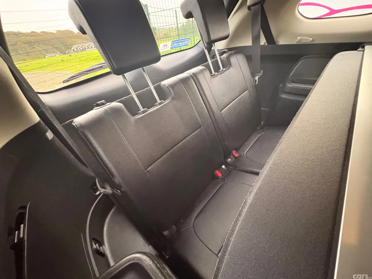 Mitsubishi Outlander SUV, Diesel, 2016, Grey