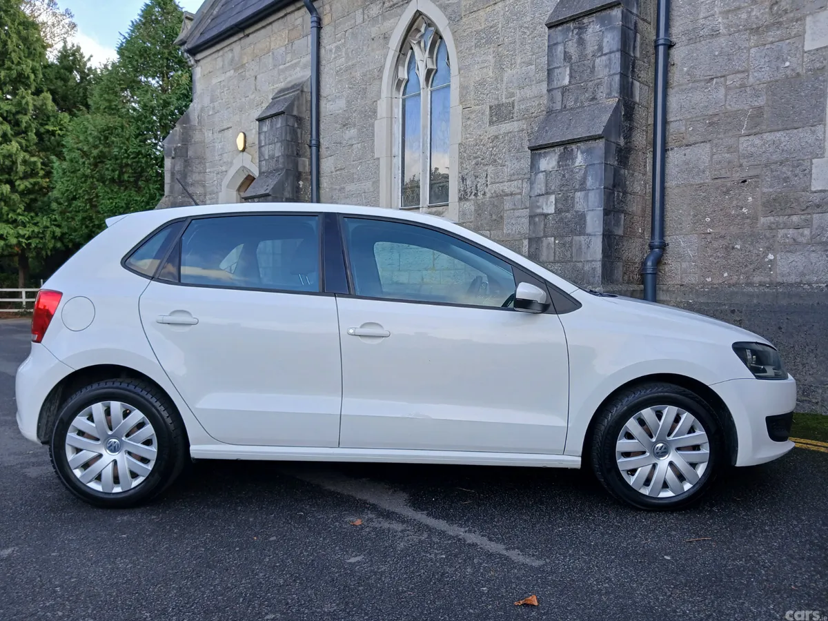 Volkswagen Polo Hatchback, Petrol, 2013, White