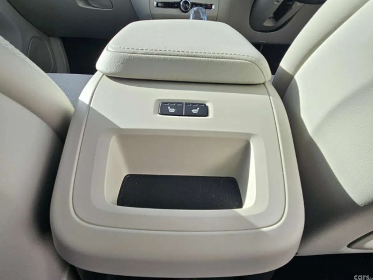 Volvo XC60 Estate, Petrol Plug-in Hybrid, 2026, Grey