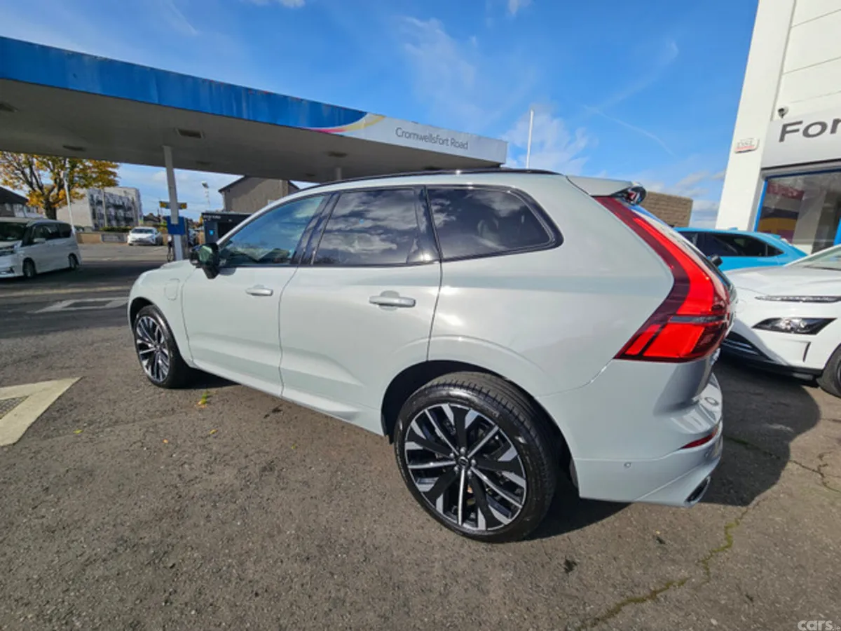 Volvo XC60 Estate, Petrol Plug-in Hybrid, 2026, Grey