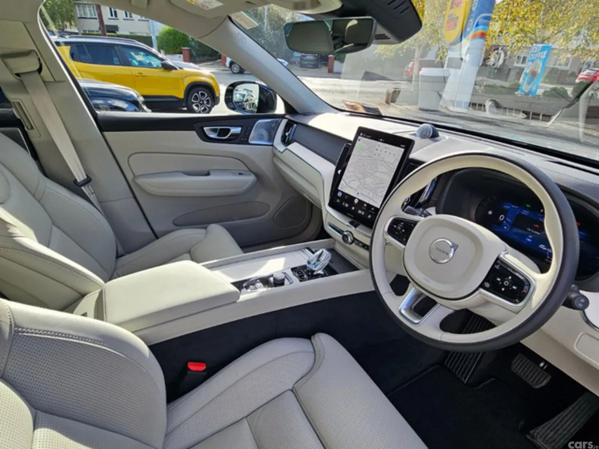 Volvo XC60 Estate, Petrol Plug-in Hybrid, 2026, Grey