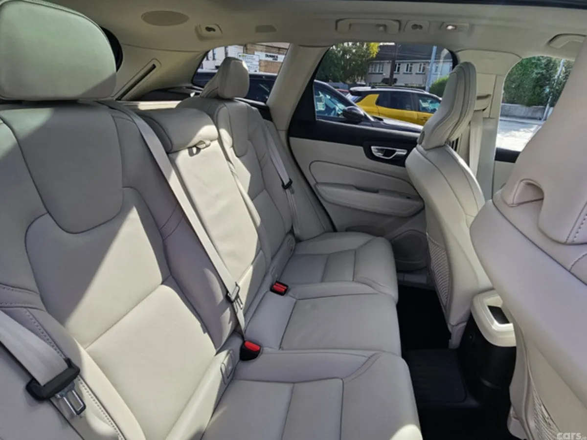 Volvo XC60 Estate, Petrol Plug-in Hybrid, 2026, Grey