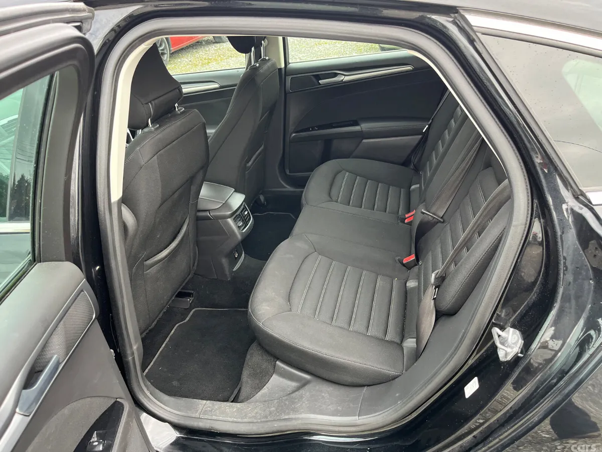 Ford Mondeo Hatchback, Diesel, 2015, Black