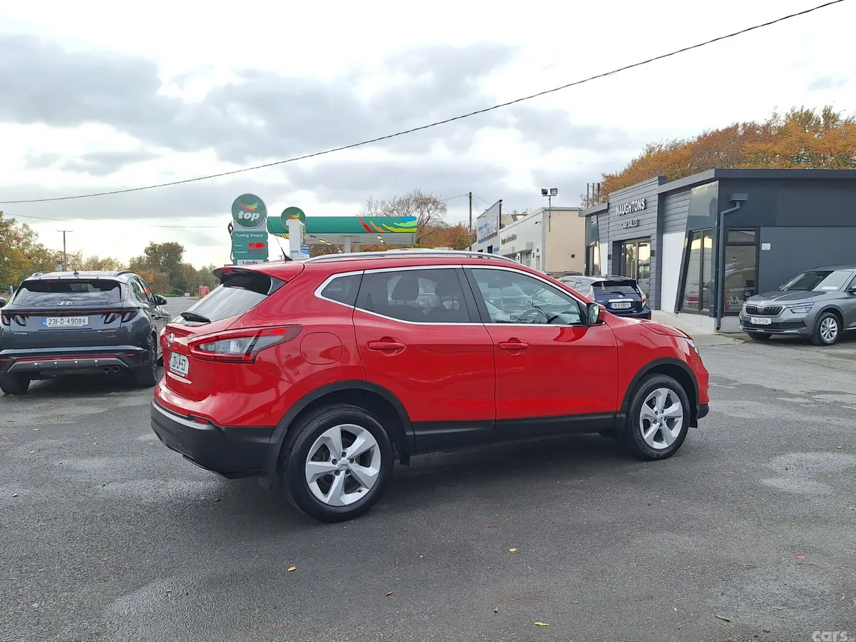 Nissan Qashqai MPV, Diesel, 2020, Red