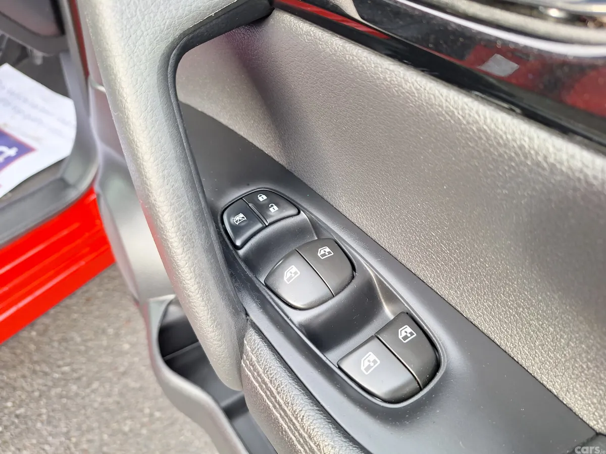Nissan Qashqai MPV, Diesel, 2020, Red