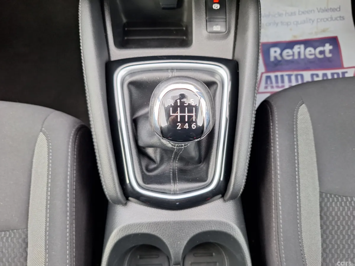 Nissan Qashqai MPV, Diesel, 2020, Red