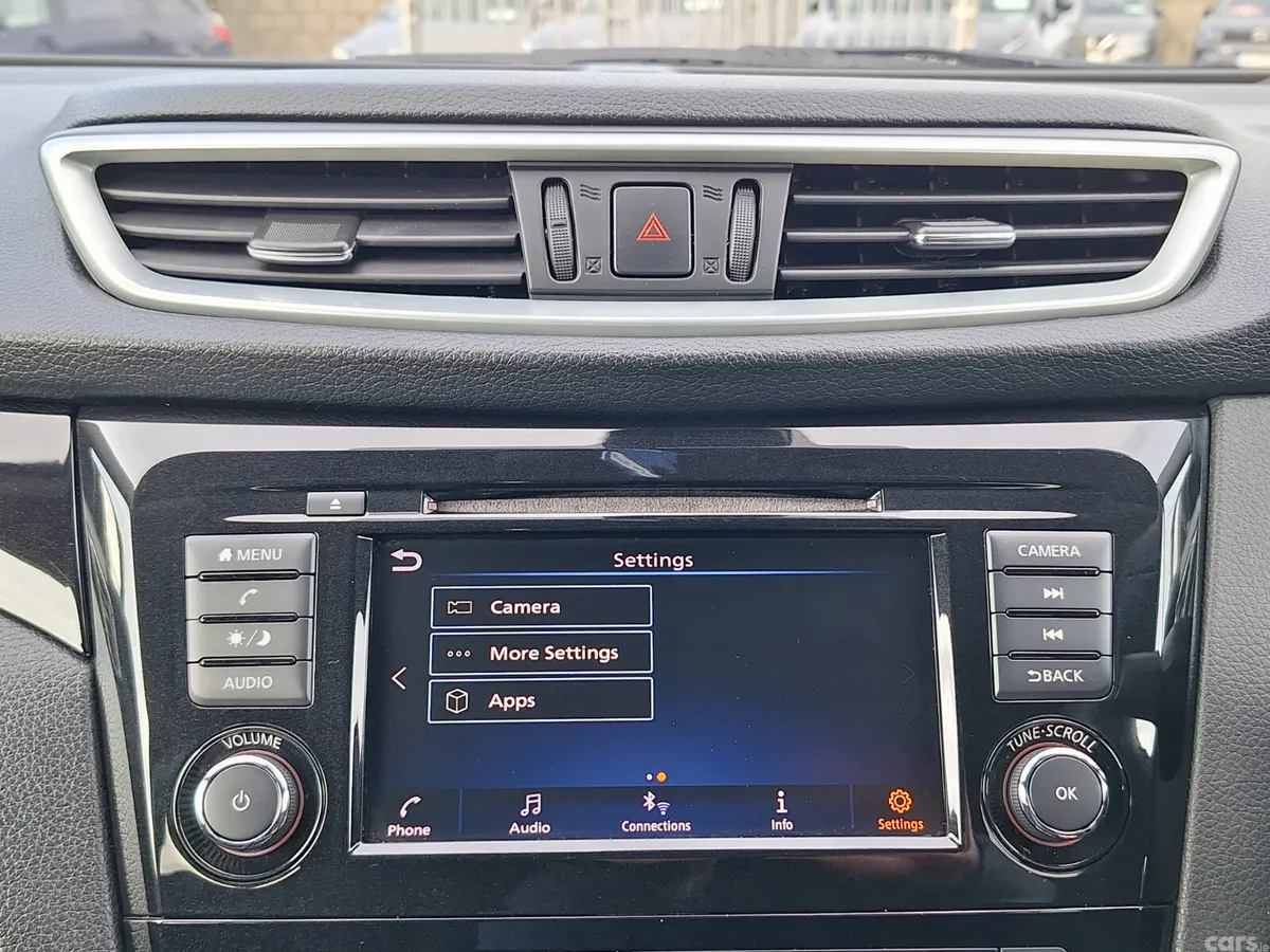 Nissan Qashqai MPV, Diesel, 2020, Red