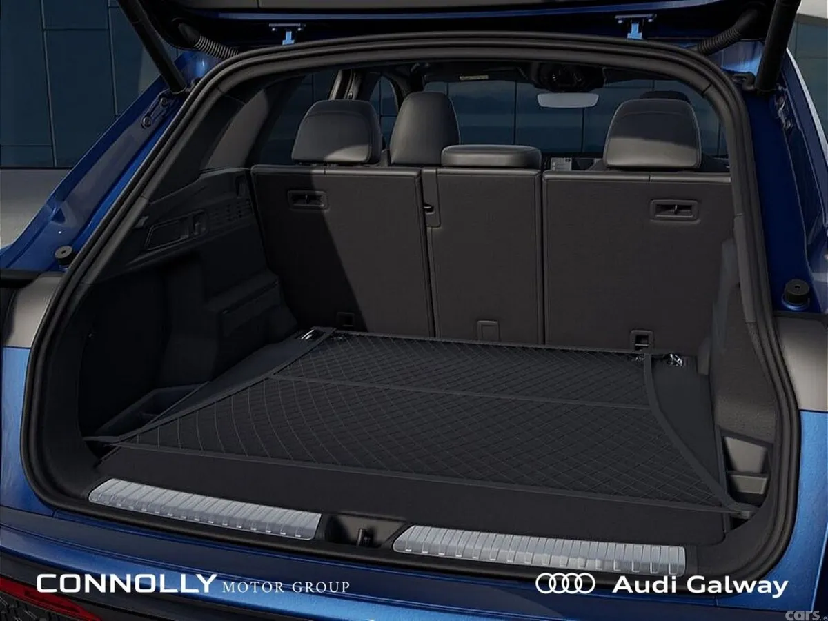 Audi Q5 SUV, Petrol Plug-in Hybrid, 2027, Blue