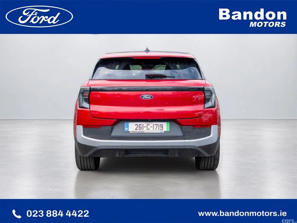 Ford Explorer MPV, Electric, 2026, Red