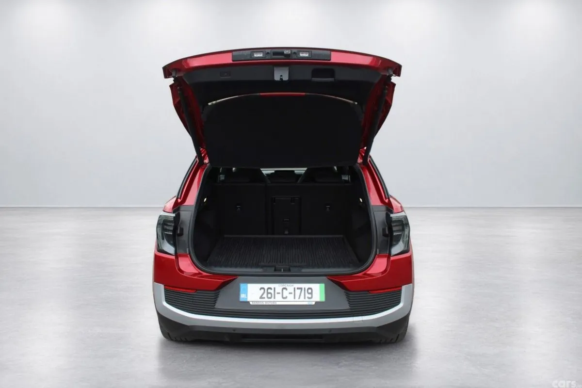Ford Explorer MPV, Electric, 2026, Red