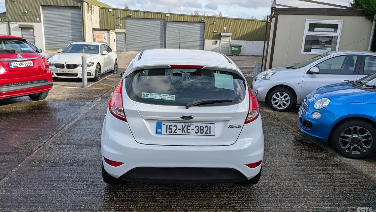 Ford Fiesta Hatchback, Petrol, 2015, White