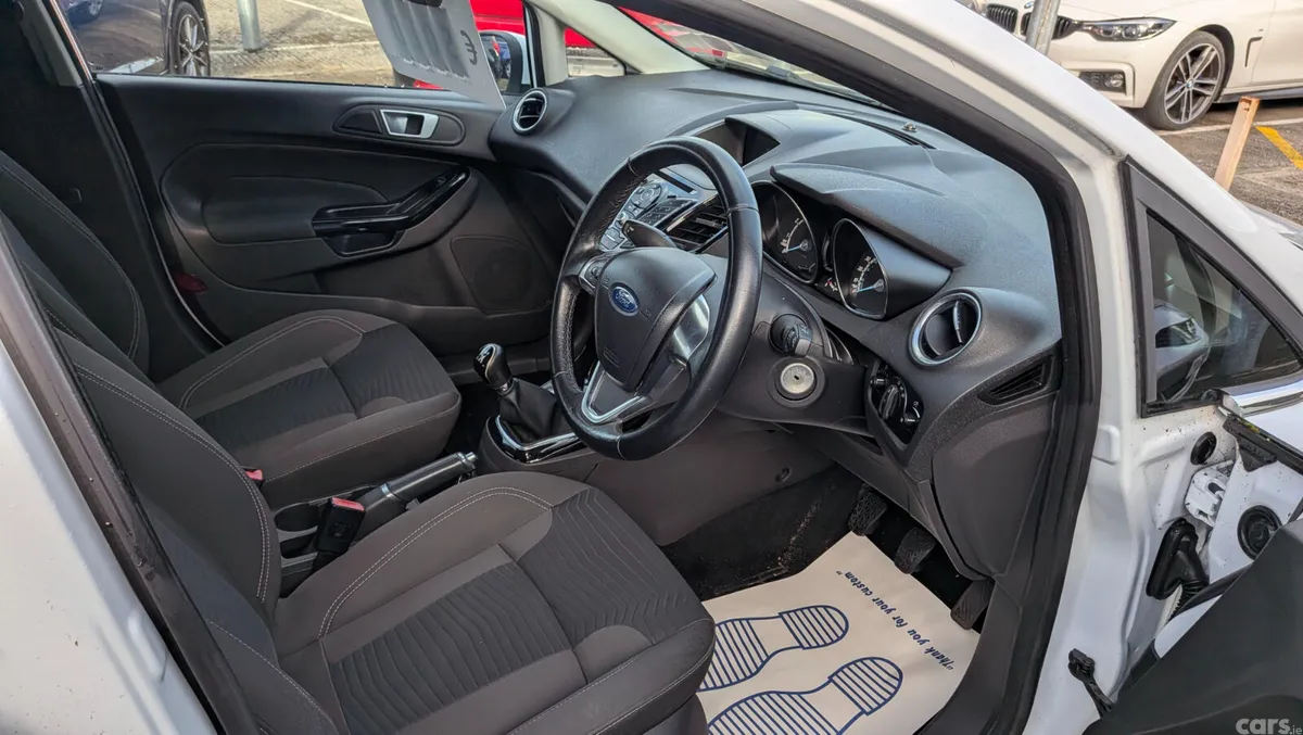 Ford Fiesta Hatchback, Petrol, 2015, White