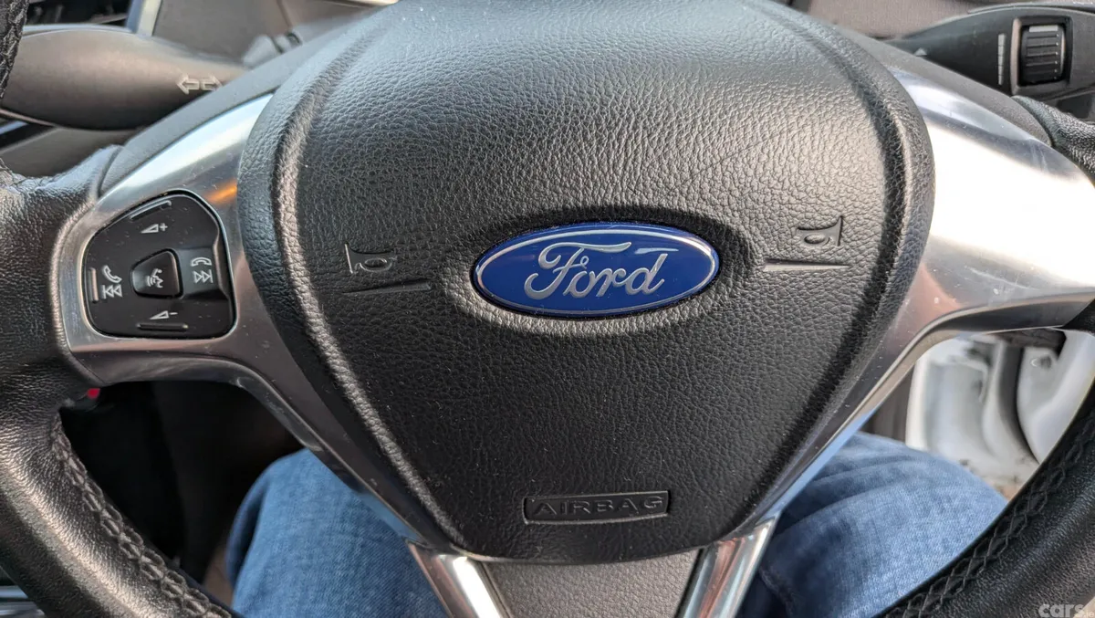 Ford Fiesta Hatchback, Petrol, 2015, White