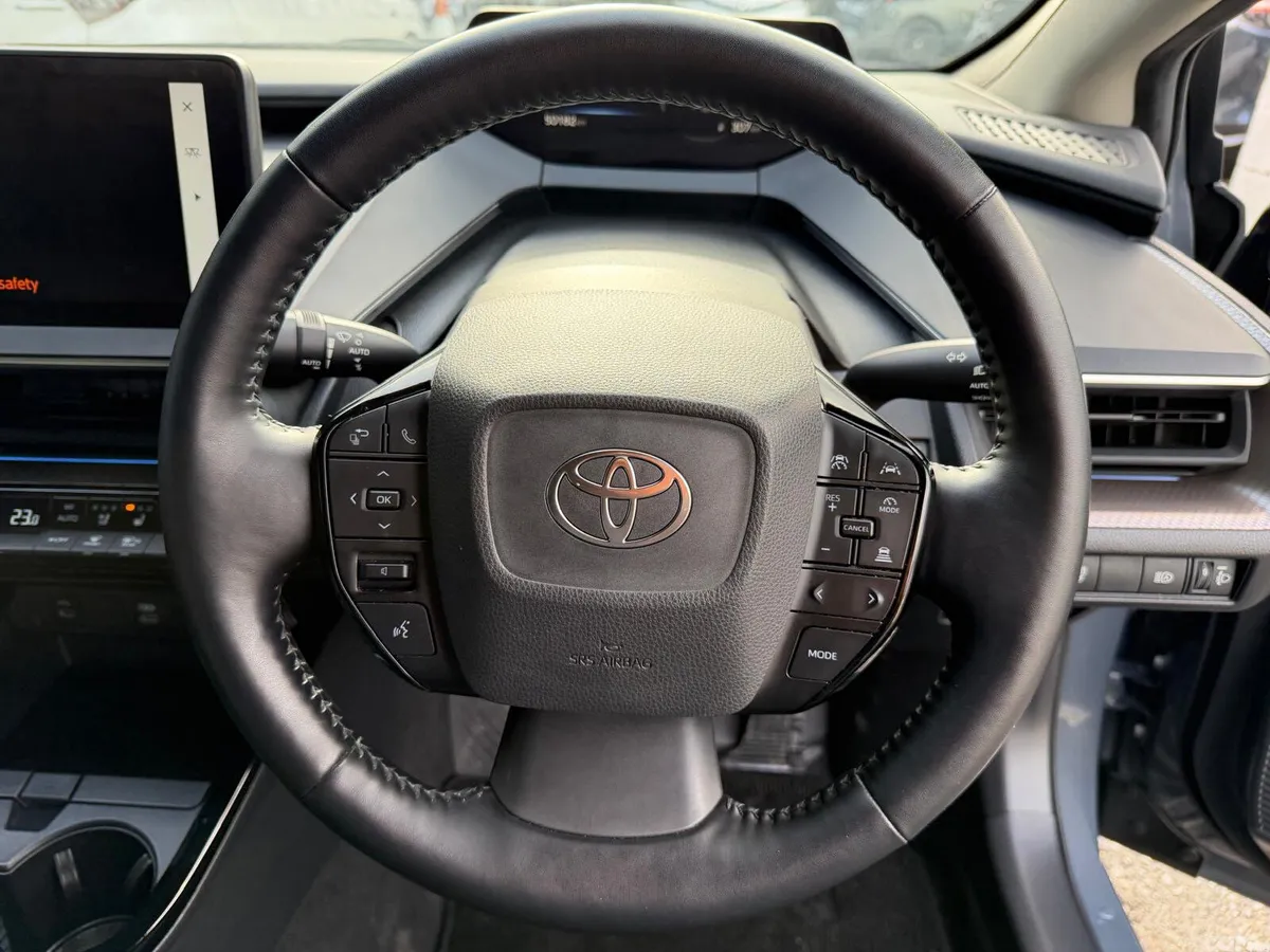 Toyota Prius Saloon, Petrol Hybrid, 2023, Blue