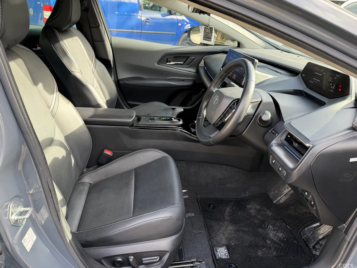 Toyota Prius Saloon, Petrol Hybrid, 2023, Blue