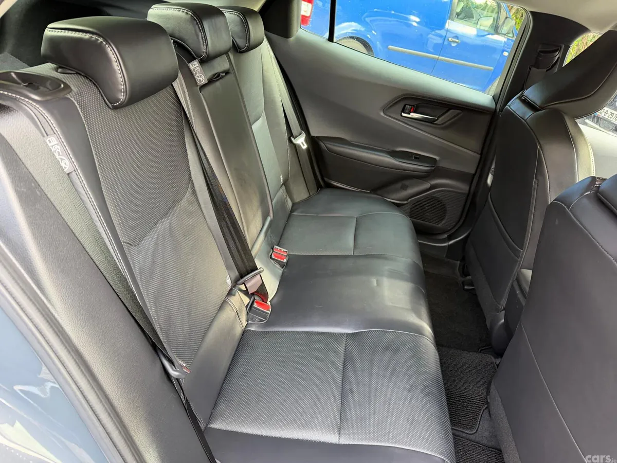 Toyota Prius Saloon, Petrol Hybrid, 2023, Blue