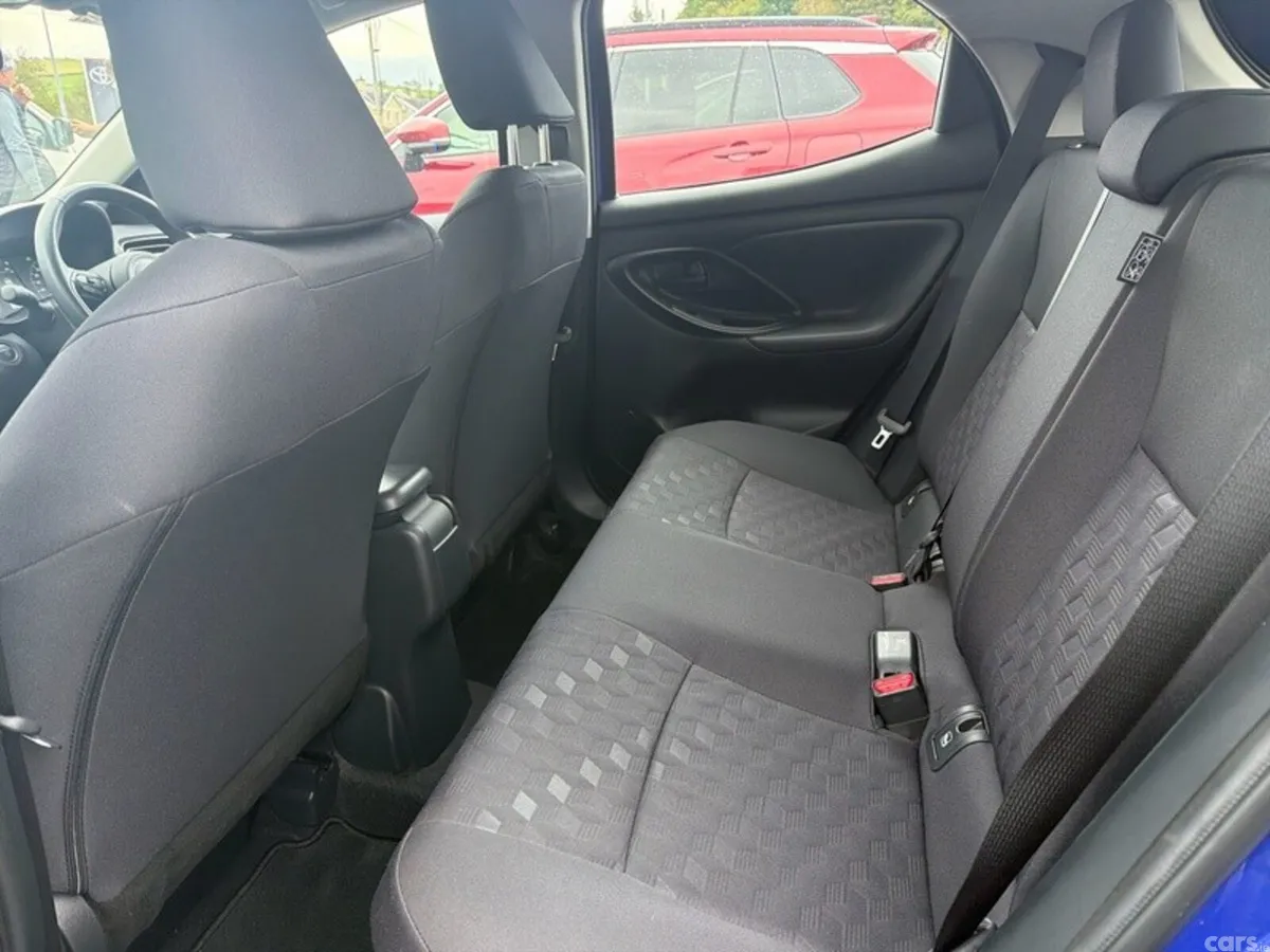 Toyota Yaris Hatchback, Petrol Hybrid, 2026, Blue