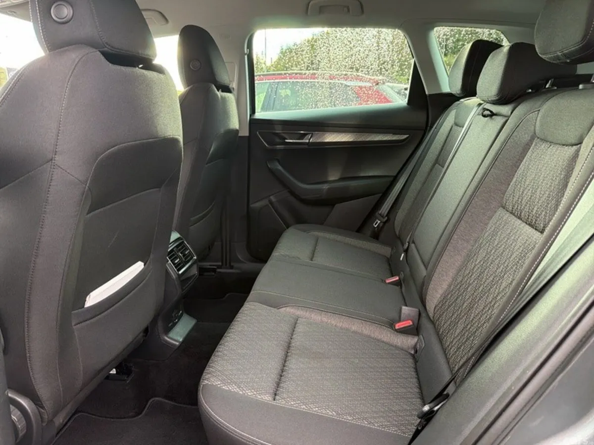 Skoda Karoq Estate, Diesel, 2023, Grey