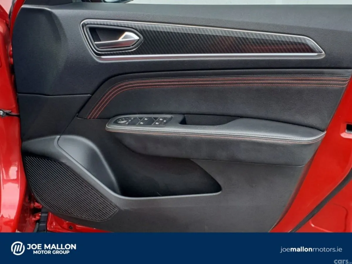 Renault Arkana Hatchback, Petrol, 2022, Red