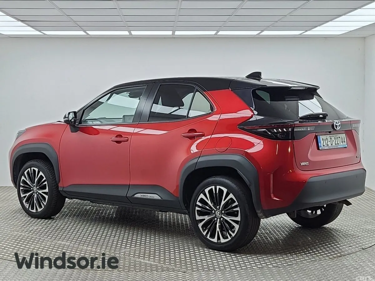 Toyota Yaris Cross Hatchback, Petrol Hybrid, 2021, Red