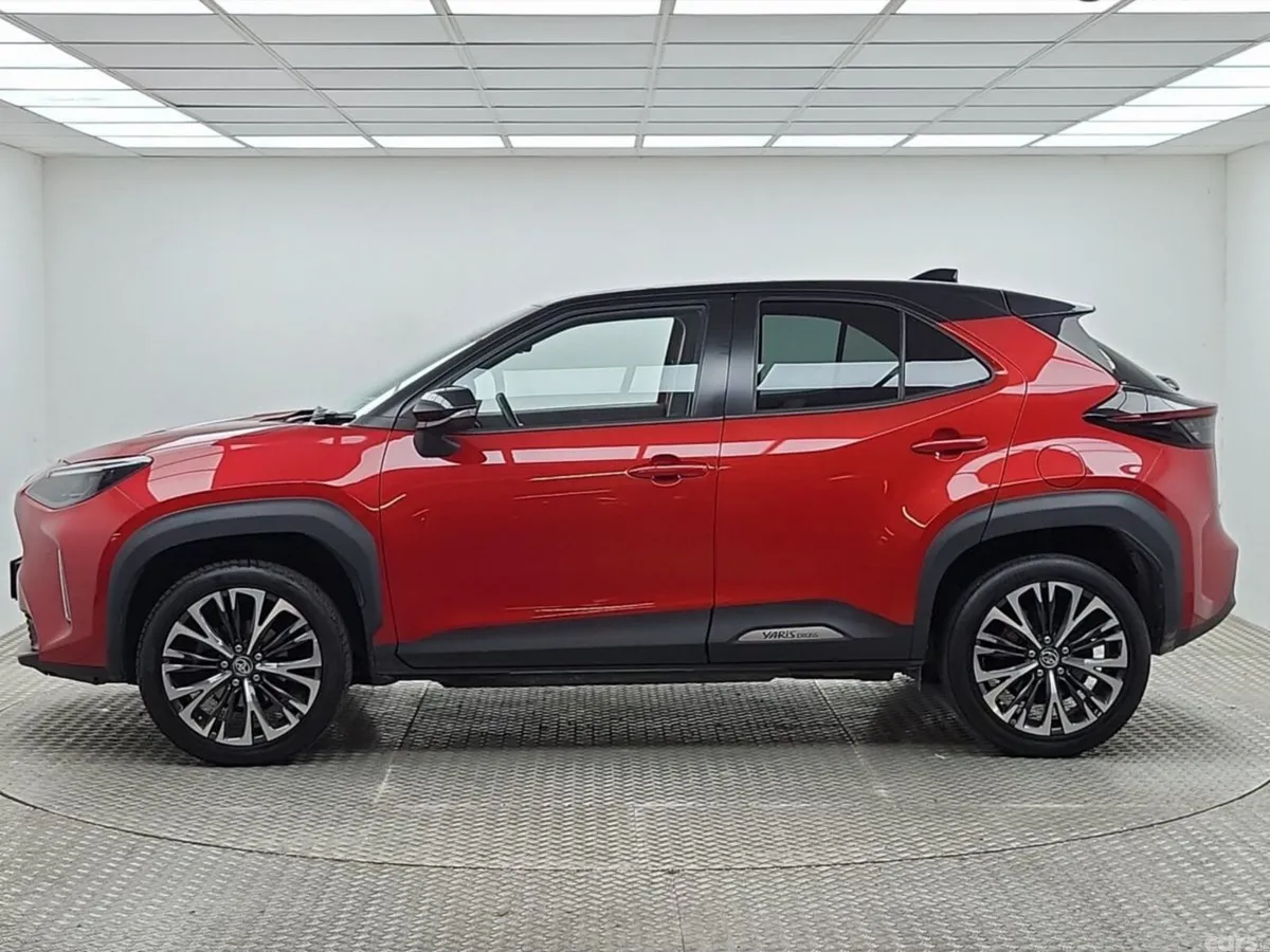 Toyota Yaris Cross Hatchback, Petrol Hybrid, 2021, Red