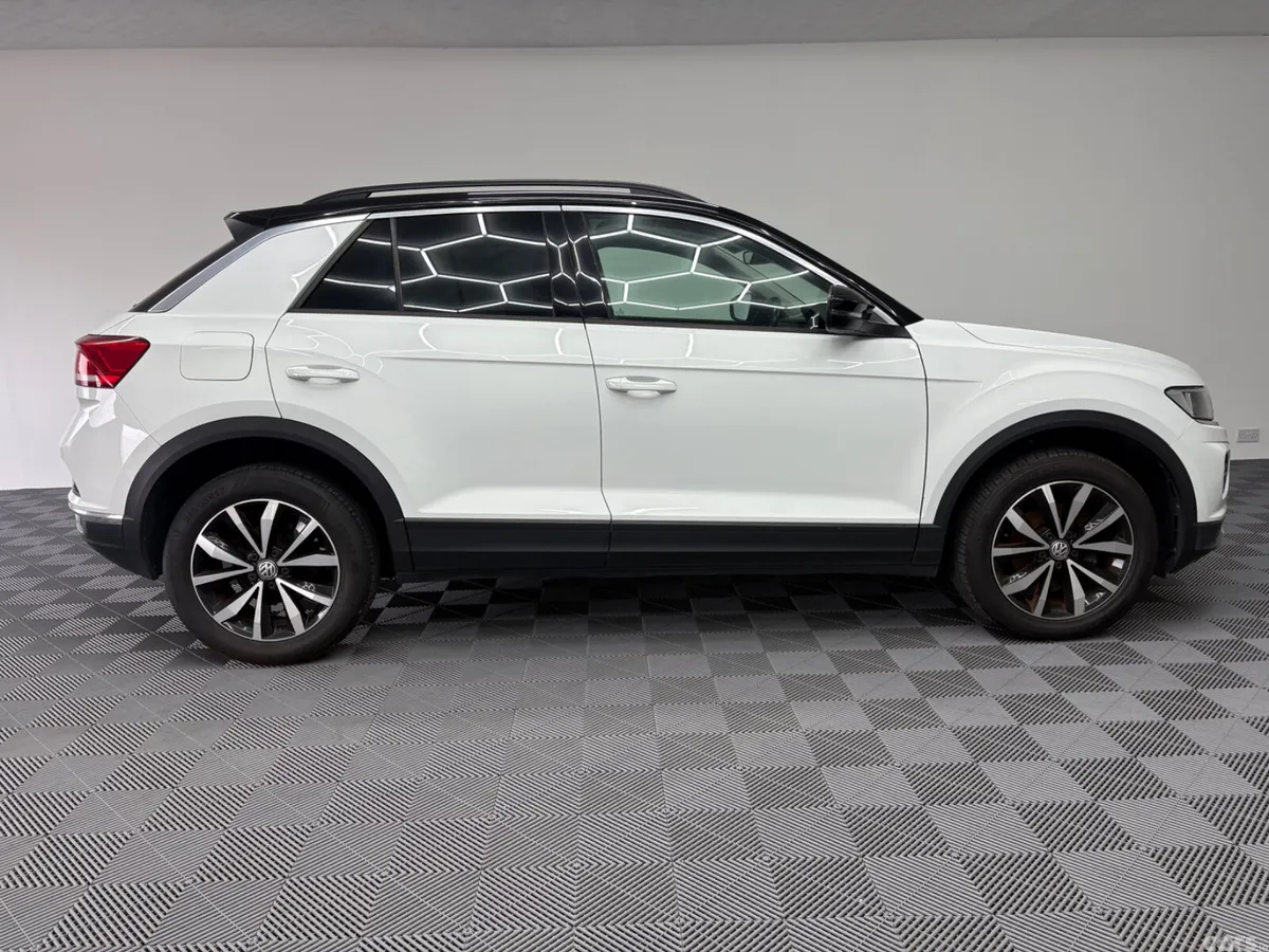 Volkswagen T-Roc SUV, Petrol, 2019, White