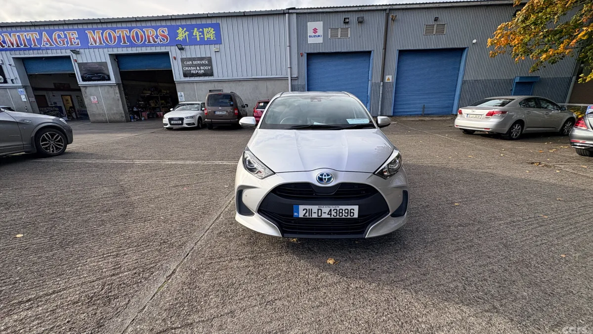 Toyota Yaris Hatchback, Petrol Hybrid, 2021, Silver